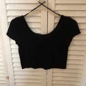 Short sleeve crop top
